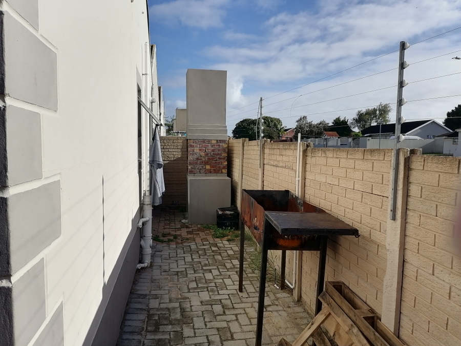 3 Bedroom Property for Sale in Parsonsvlei Eastern Cape